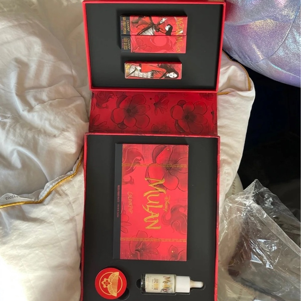 Mulan by COLOURPOP pr set